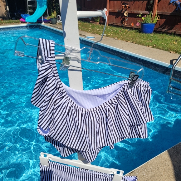 New with tags! Vimpunec Womens Large ruffled pinstripe one shoulder swimsuit - Picture 2 of 9